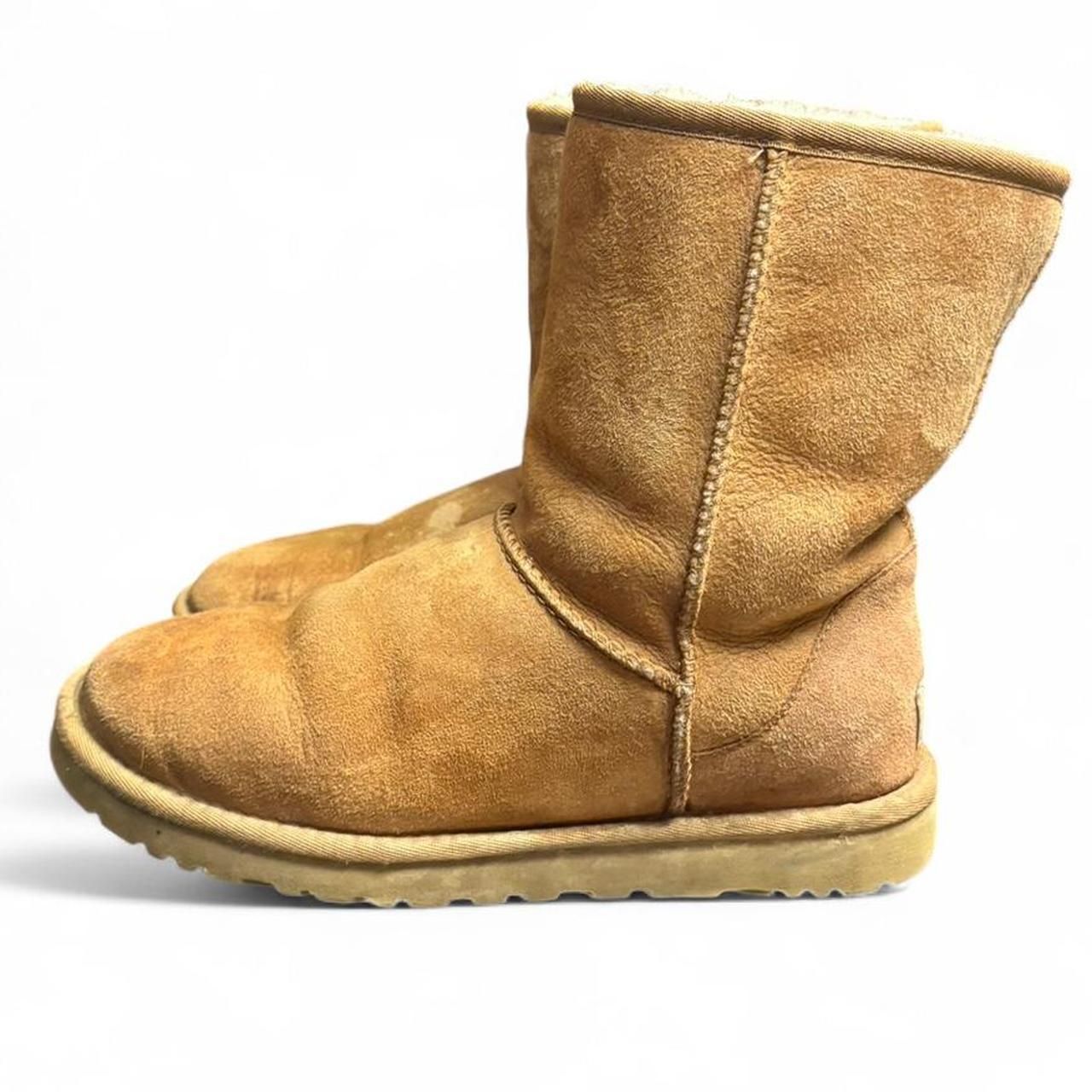 Womens Ugg Classic Short Boots Sz 8